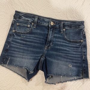 COPY - American Eagle mid rise stretch denim distressed jean shorts size 6
